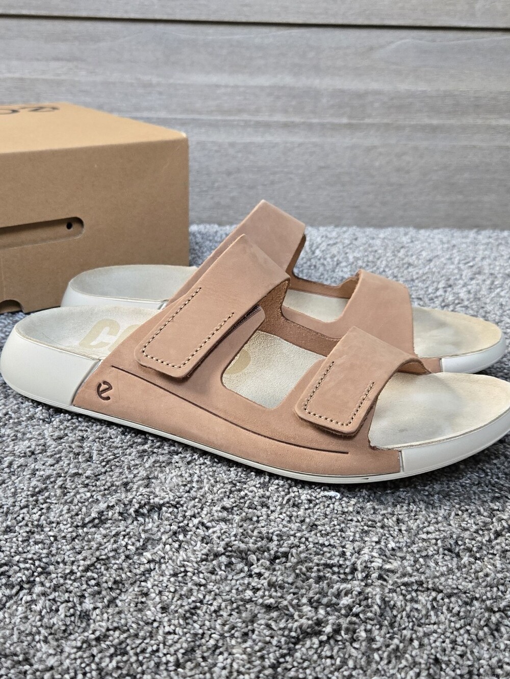 ECCO Cozmo Women's Nubuck Two-Strap Sandal NEW size EU 41 (US 10-10.5) - Picture 2 of 12
